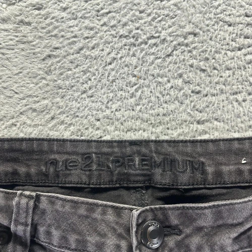 Rue 21 Supreme Flex Premium Jeans Mens 38x32 Black Denim Tapered Paint‎ Splatter